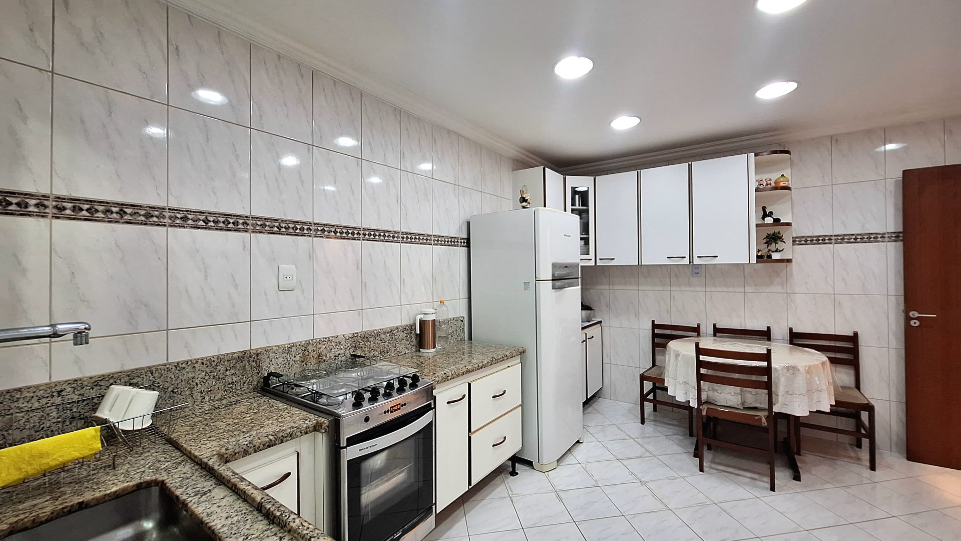 Apartamento 03 Dormitórios 01 Suíte 02 Vagas, 116m2 – Bairro Guilhermina