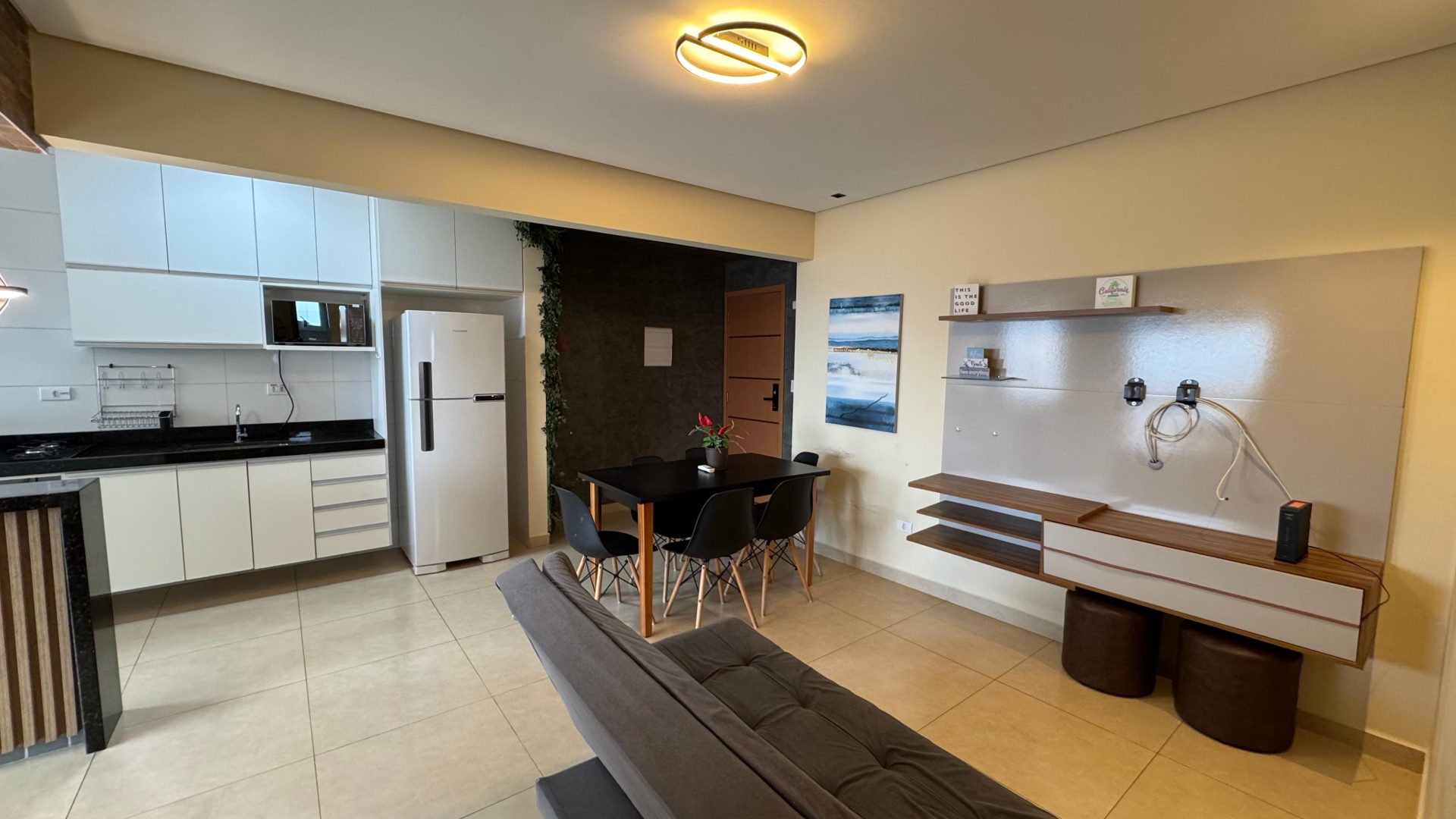 Apartamento Mobiliado 02 Dormitórios 01 Suíte 01 Vaga, 63m2 – Maracanã