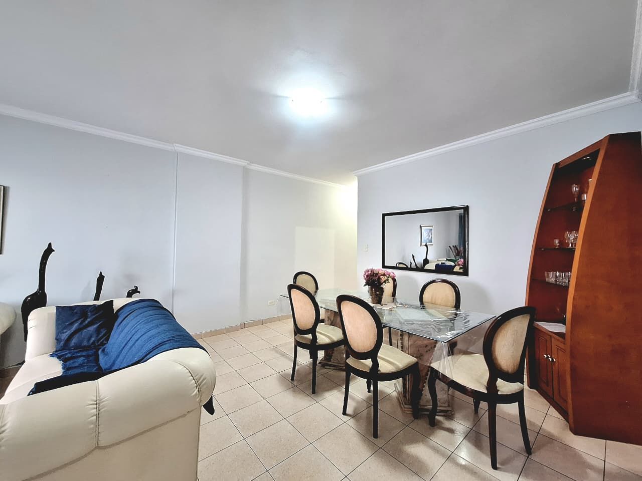 Apartamento Frente Mar 02 Dormitórios 01 Suíte + DEP. Empregada 01 Vaga, 112m2 – Bairro Vila Caiçara