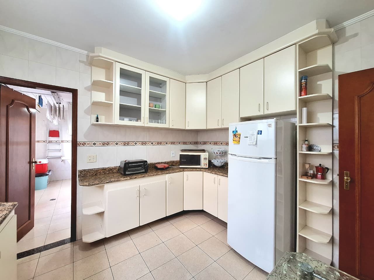 Apartamento Frente Mar 02 Dormitórios 01 Suíte + DEP. Empregada 01 Vaga, 112m2 – Bairro Vila Caiçara