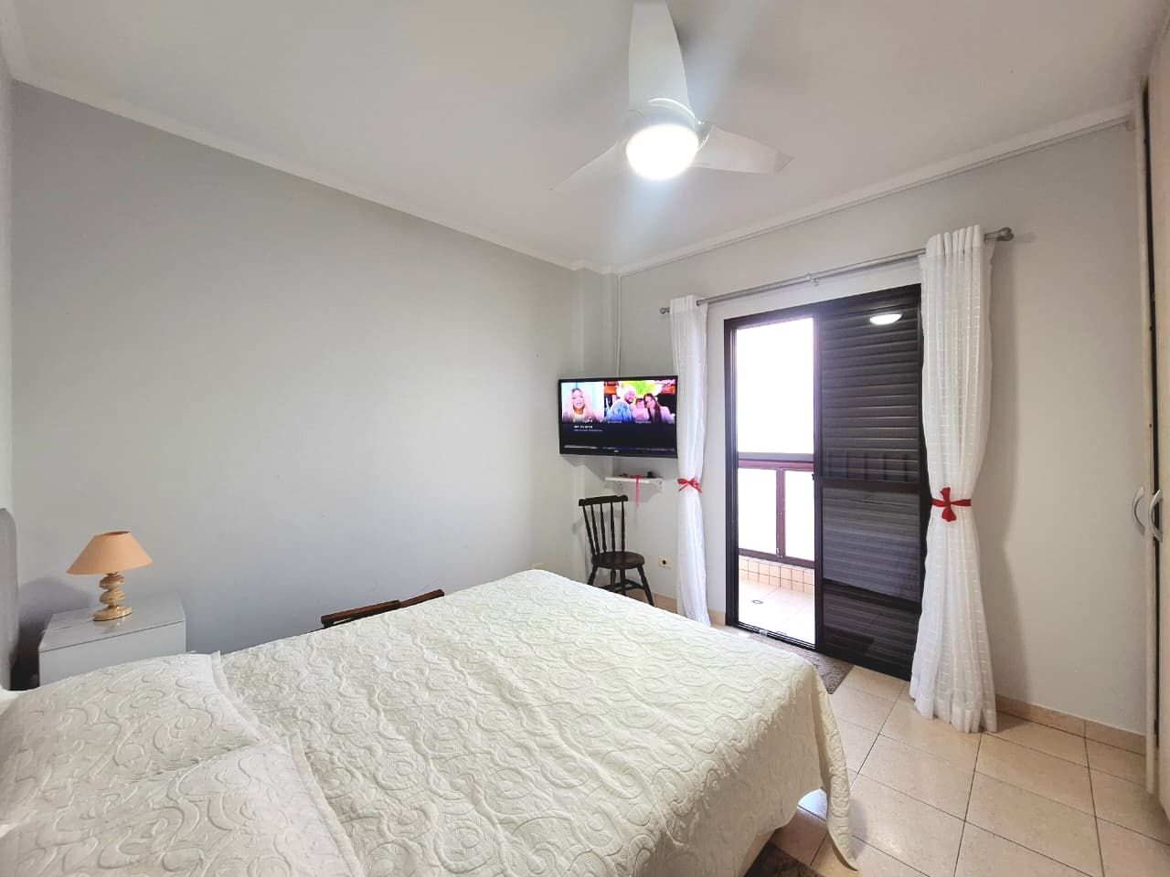 Apartamento Frente Mar 02 Dormitórios 01 Suíte + DEP. Empregada 01 Vaga, 112m2 – Bairro Vila Caiçara