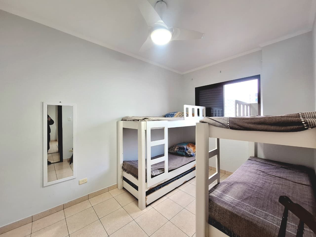 Apartamento Frente Mar 02 Dormitórios 01 Suíte + DEP. Empregada 01 Vaga, 112m2 – Bairro Vila Caiçara