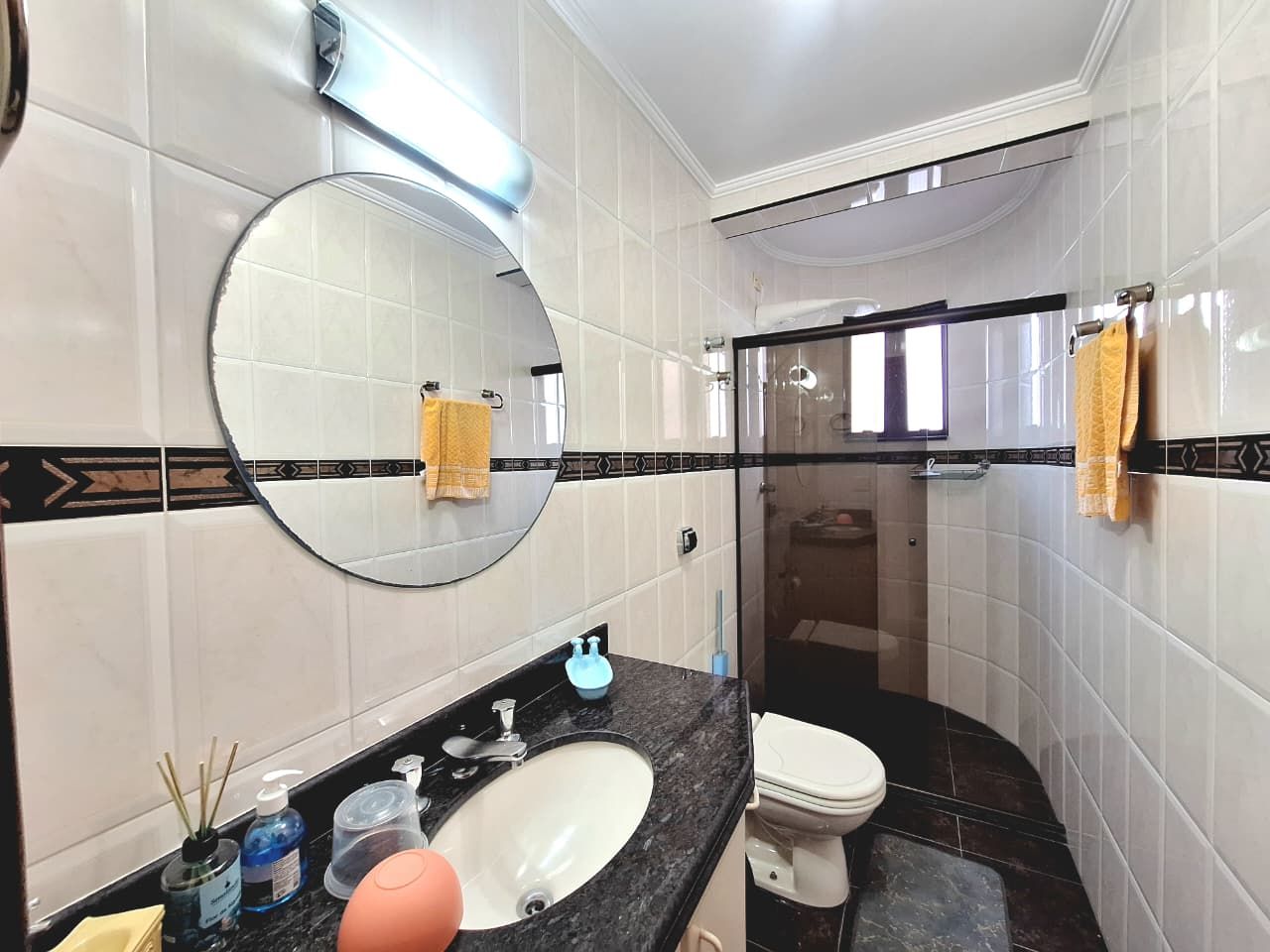 Apartamento Frente Mar 02 Dormitórios 01 Suíte + DEP. Empregada 01 Vaga, 112m2 – Bairro Vila Caiçara