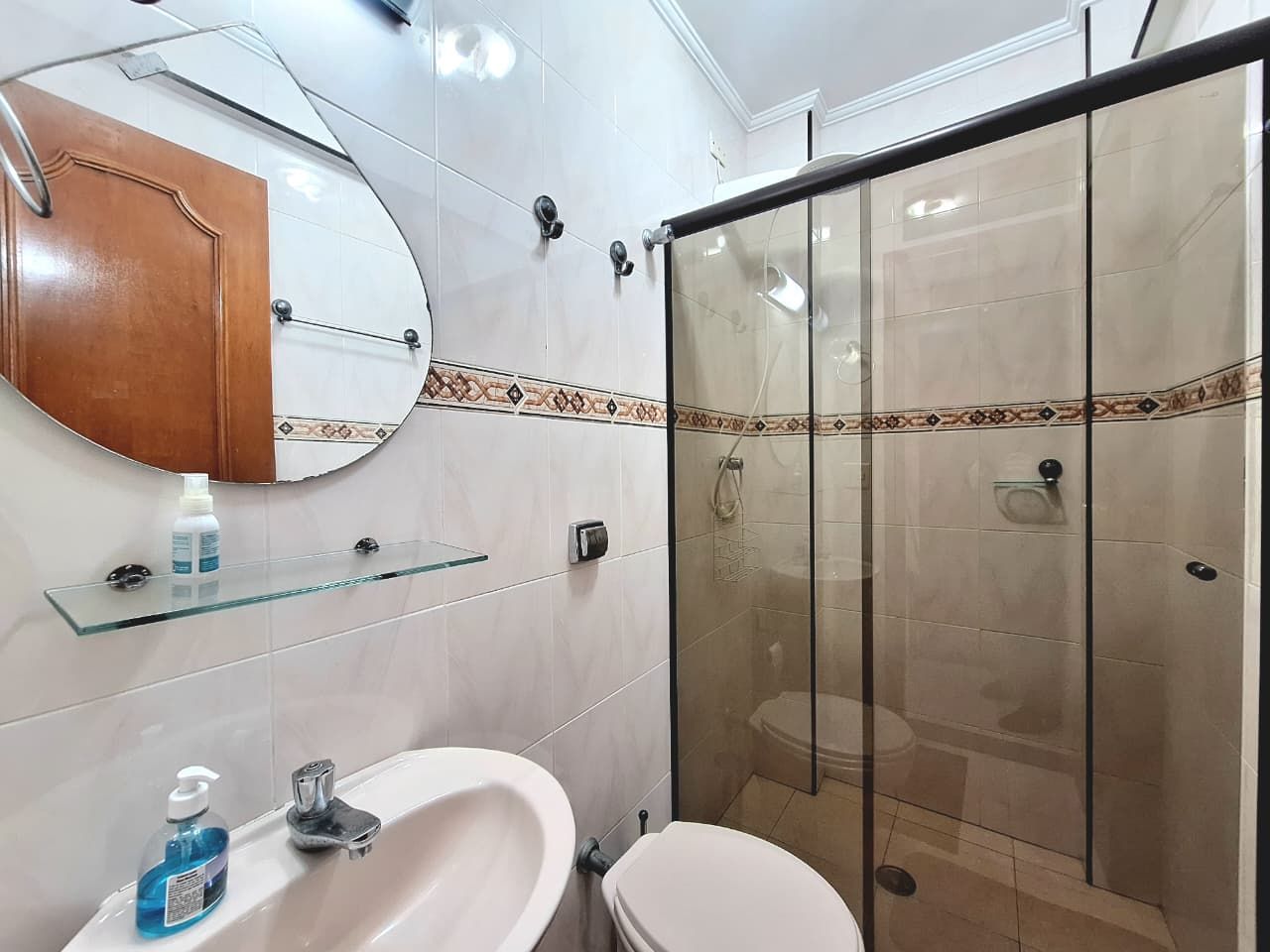 Apartamento Frente Mar 02 Dormitórios 01 Suíte + DEP. Empregada 01 Vaga, 112m2 – Bairro Vila Caiçara