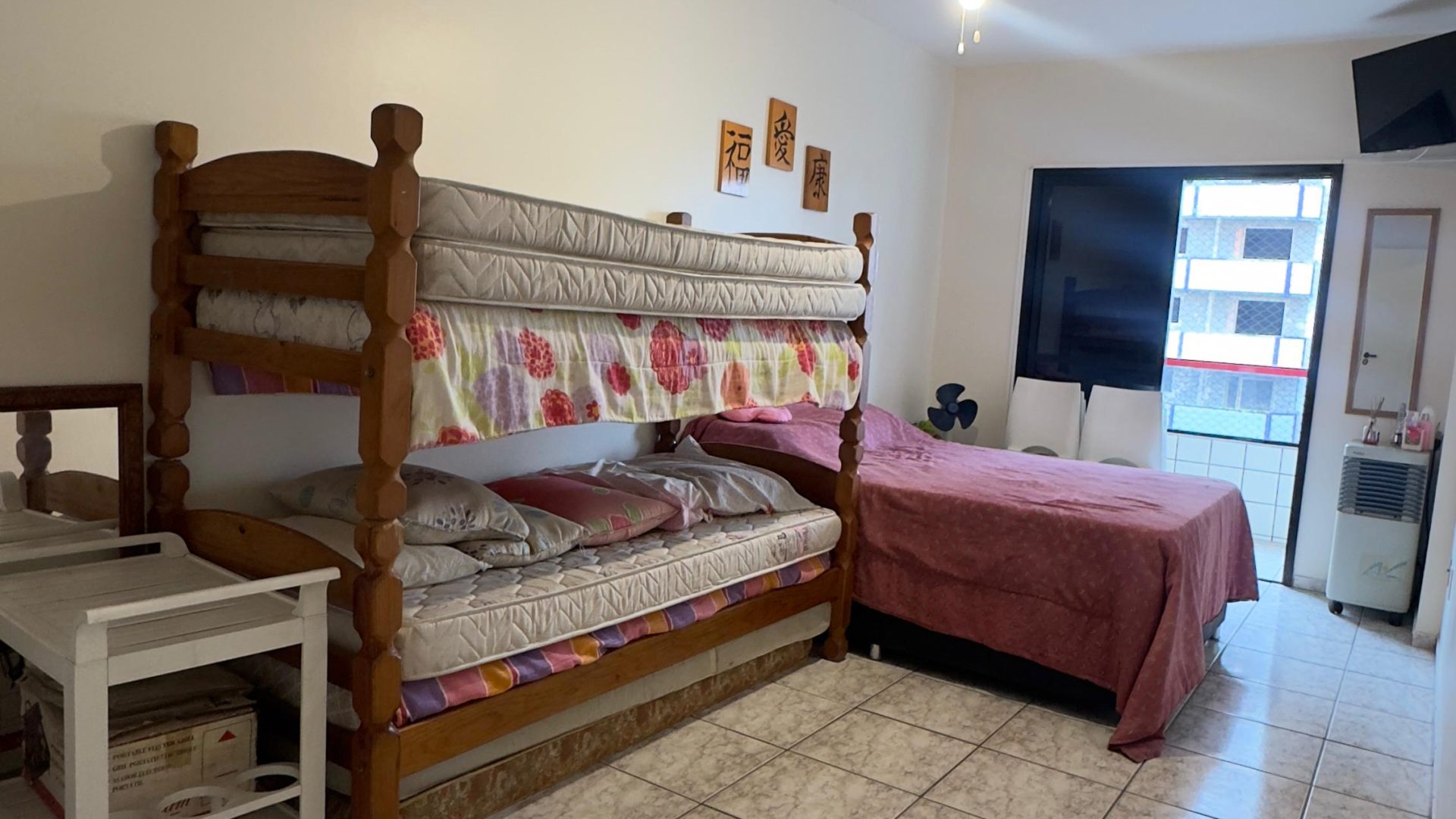 Apartamento Amplo 01 Dormitórios, 73m2 Área Útil, 01 Vaga de Garagem – Vila Tupi