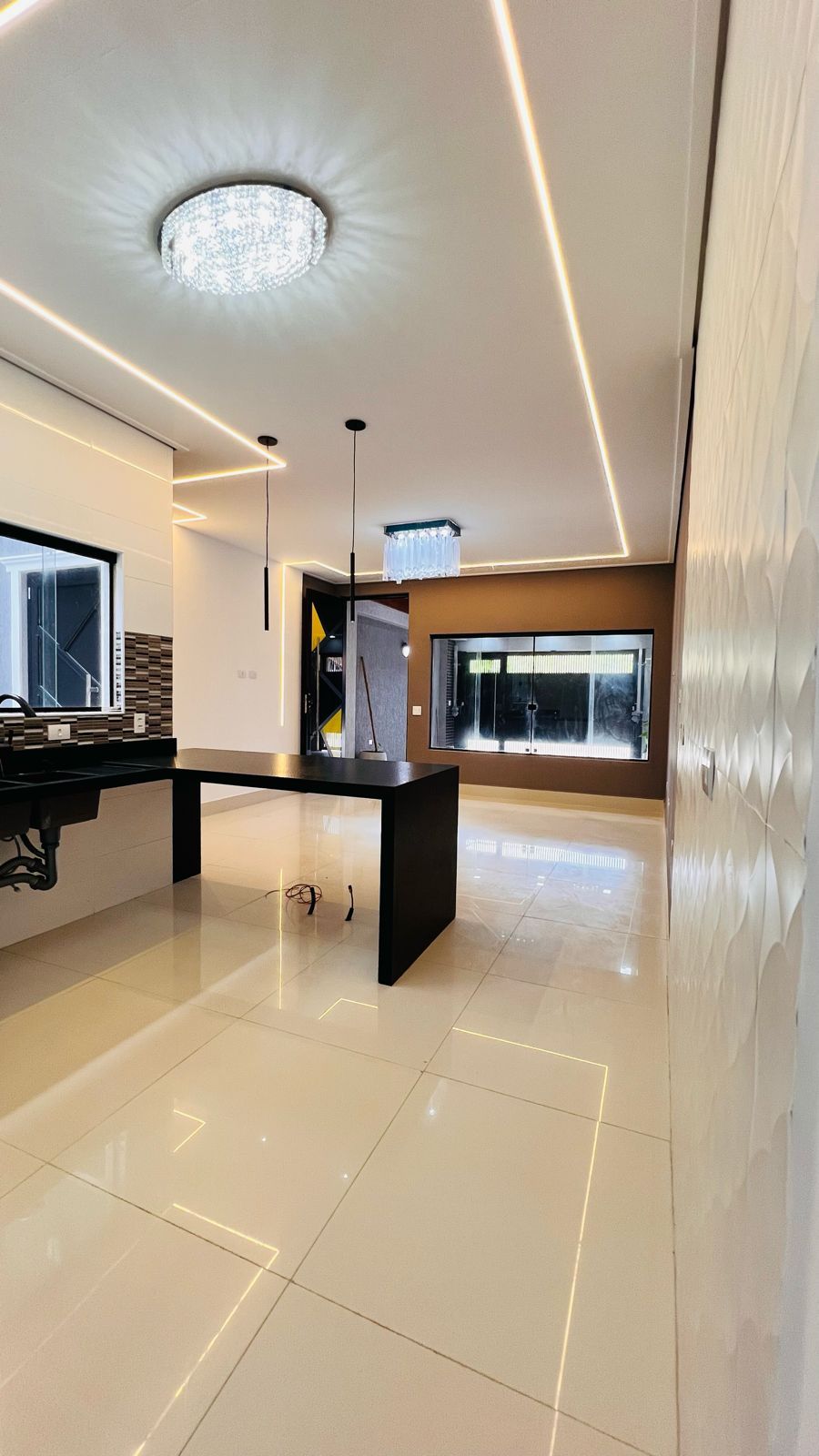 Casa Alto Padrão 03 Dormitórios 02 Suítes 02 Vagas, 115m2 Área Útil – Vila Caiçara