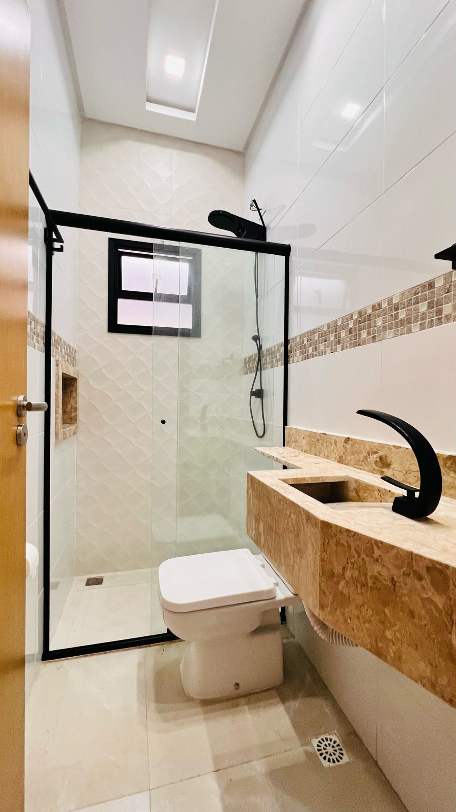 Casa Alto Padrão 03 Dormitórios 02 Suítes 02 Vagas, 115m2 Área Útil – Vila Caiçara