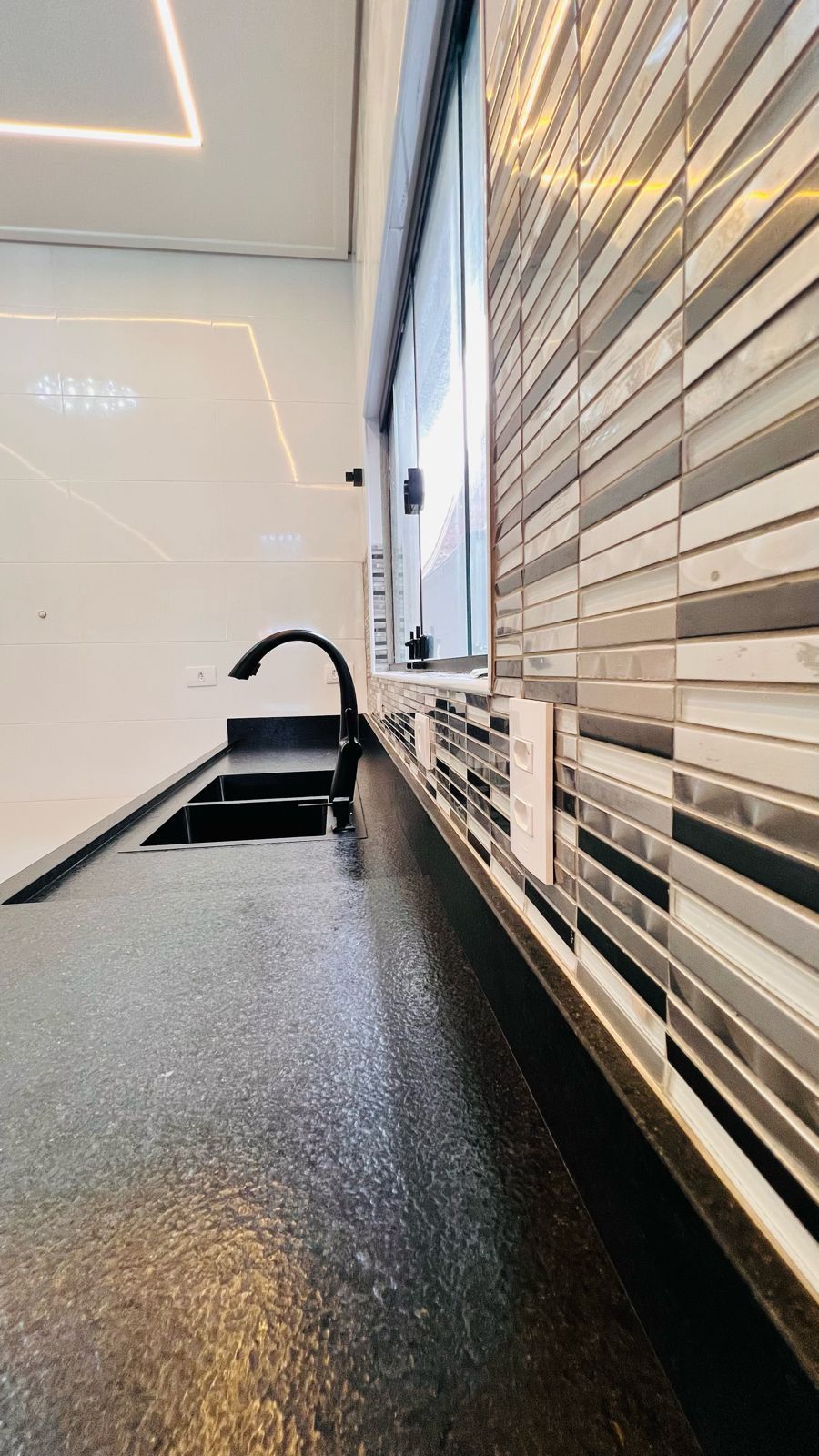 Casa Alto Padrão 03 Dormitórios 02 Suítes 02 Vagas, 115m2 Área Útil – Vila Caiçara