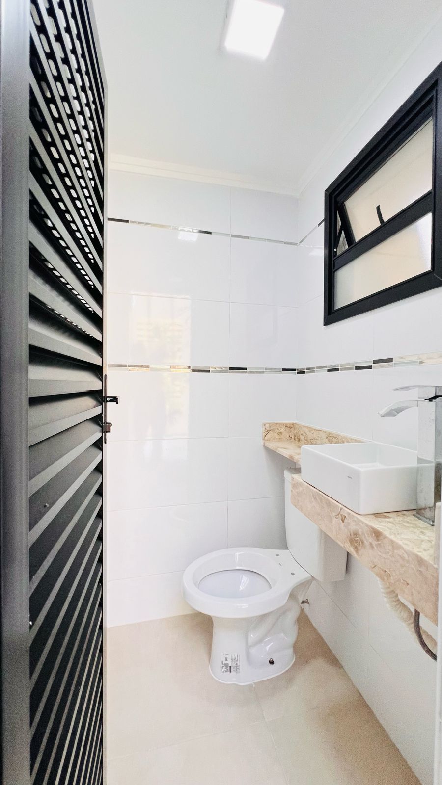 Casa Alto Padrão 03 Dormitórios 02 Suítes 02 Vagas, 115m2 Área Útil – Vila Caiçara