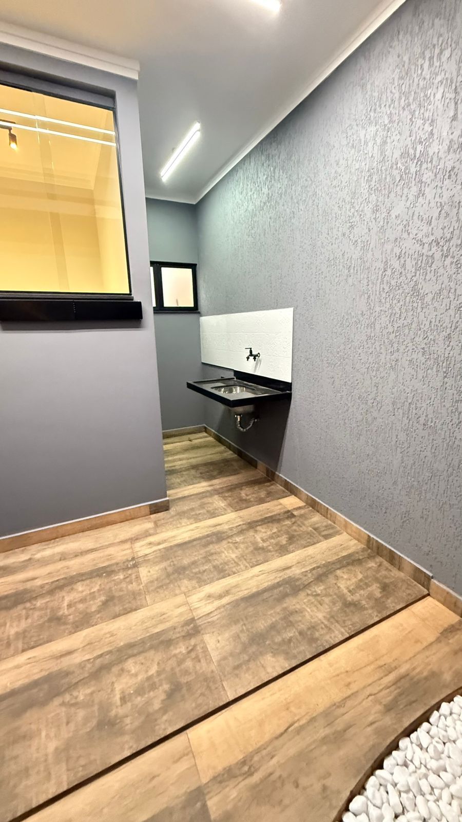 Casa Alto Padrão 03 Dormitórios 02 Suítes 02 Vagas de Garagem, 80m2 – Vila Caiçara