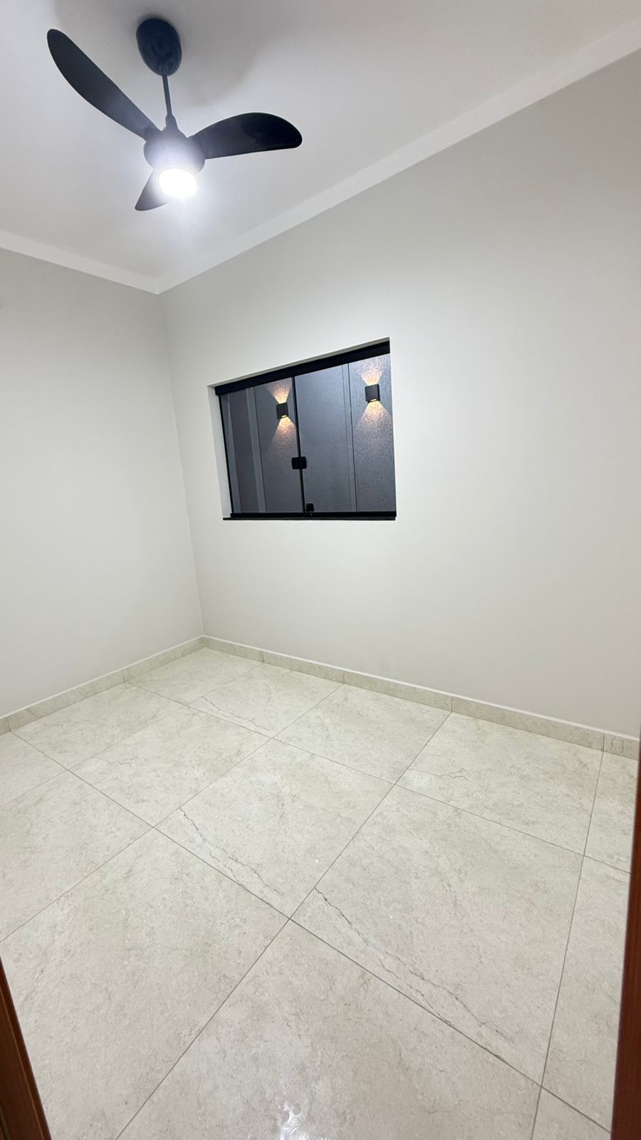 Casa Alto Padrão 03 Dormitórios 02 Suítes 02 Vagas de Garagem, 80m2 – Vila Caiçara