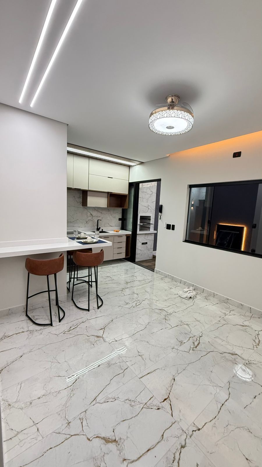 Casa Alto Padrão 03 Dormitórios 02 Suítes 02 Vagas de Garagem, 80m2 – Vila Caiçara