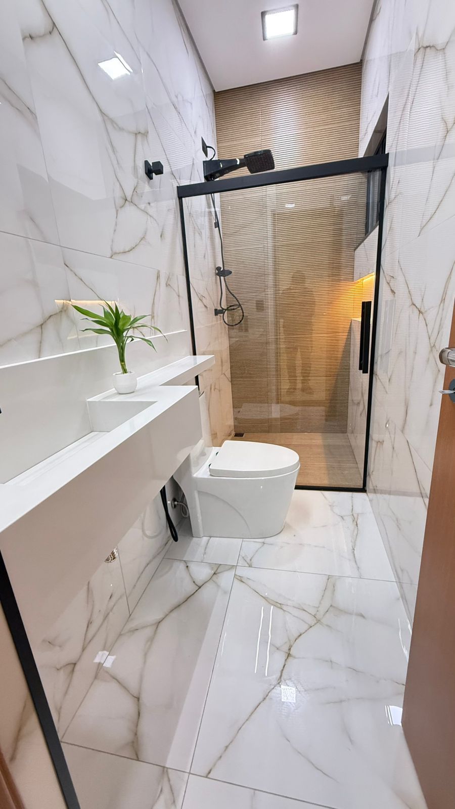 Casa Alto Padrão 03 Dormitórios 02 Suítes 02 Vagas de Garagem, 80m2 – Vila Caiçara