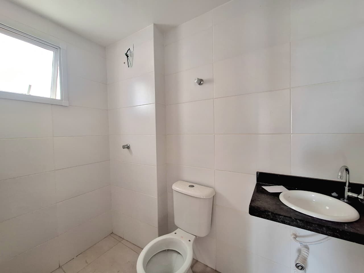 Apartamento Amplo 01 Dormitório, 50m2 Área Útil, 01 Vaga de Garagem – Bairro Aviação