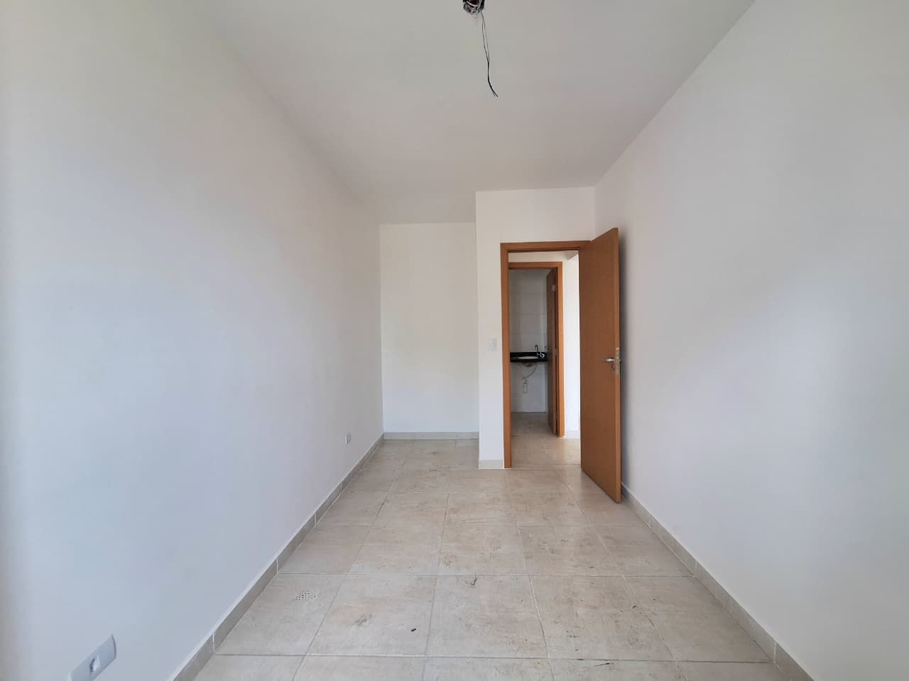 Apartamento Amplo 01 Dormitório, 50m2 Área Útil, 01 Vaga de Garagem – Bairro Aviação