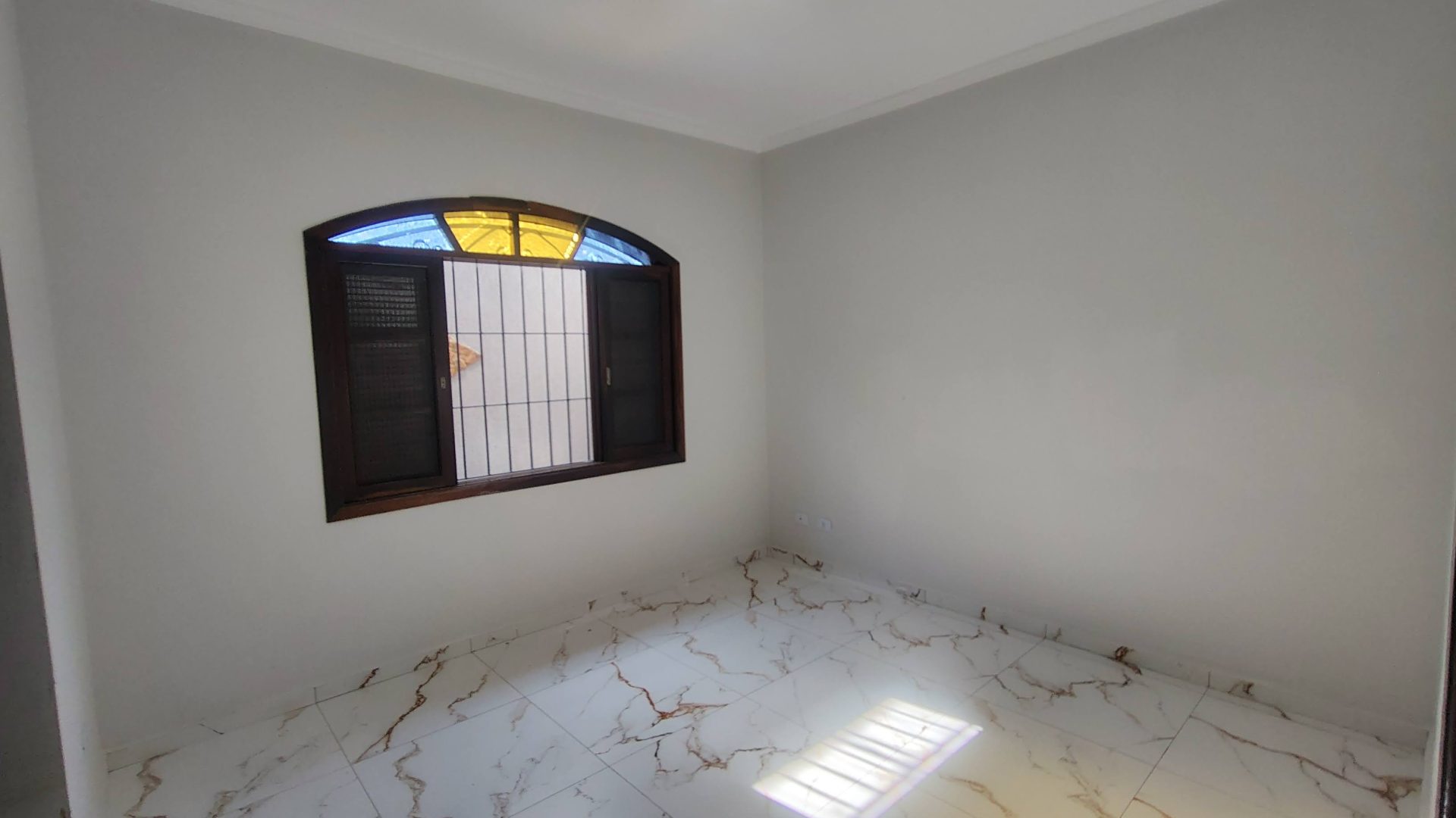 Casa com Piscina 02 Dormitorios 01 Suite, 02 Vagas de garagem, 107m2 – Vila Caiçara