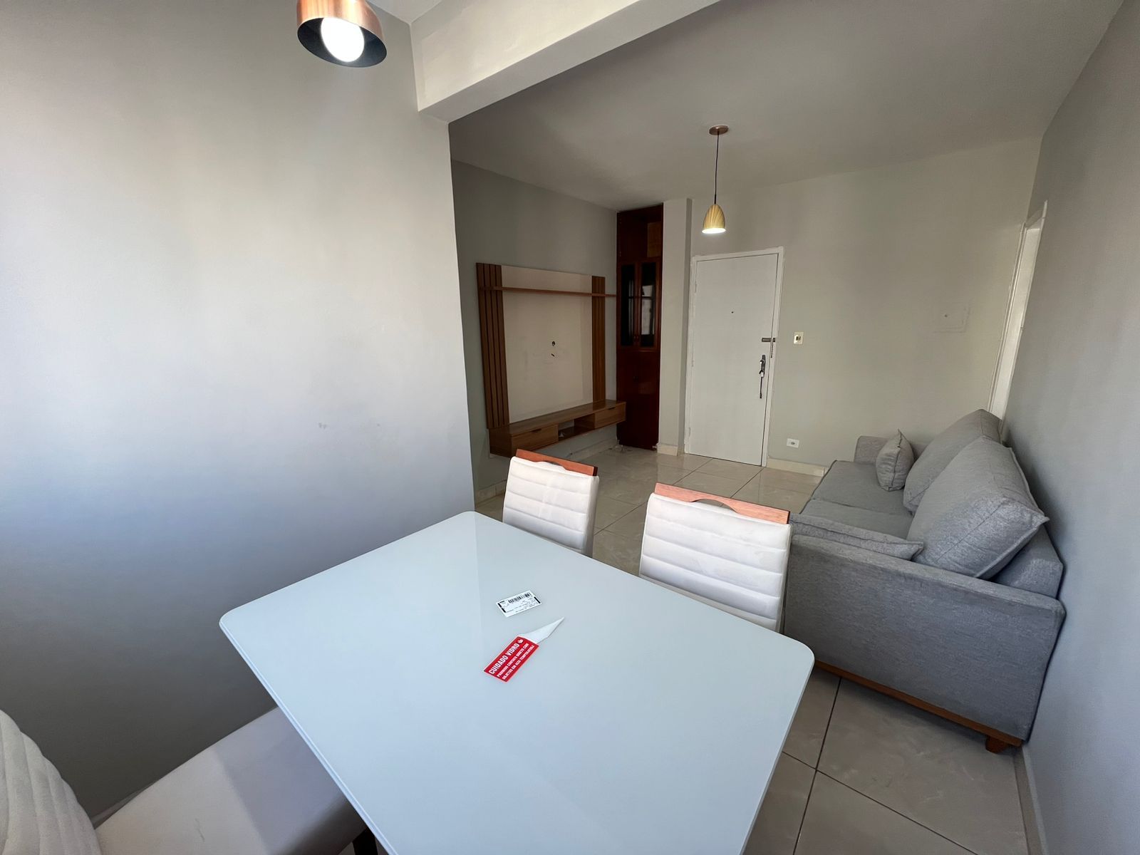 Apartamento 02 Dormitórios 01 Banheiro, 01 Vaga, 79m2 – Vila Caiçara