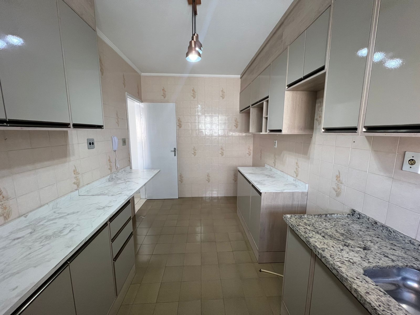 Apartamento 02 Dormitórios 01 Banheiro, 01 Vaga, 79m2 – Vila Caiçara