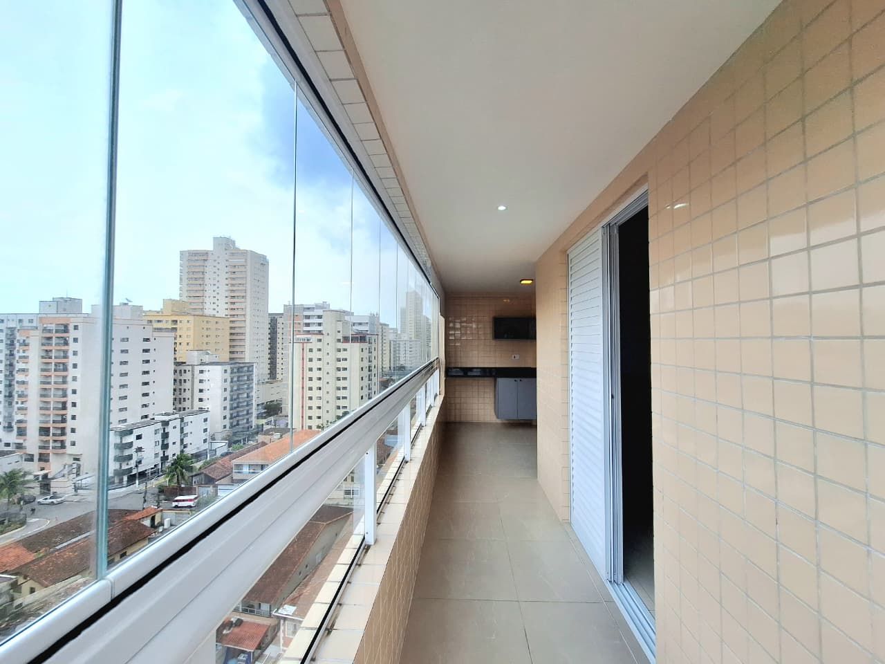 Apartamento 02 Dormitórios, Sendo 02 Suítes, 02 Vagas de Garagem, 84m2 – Bairro Aviação