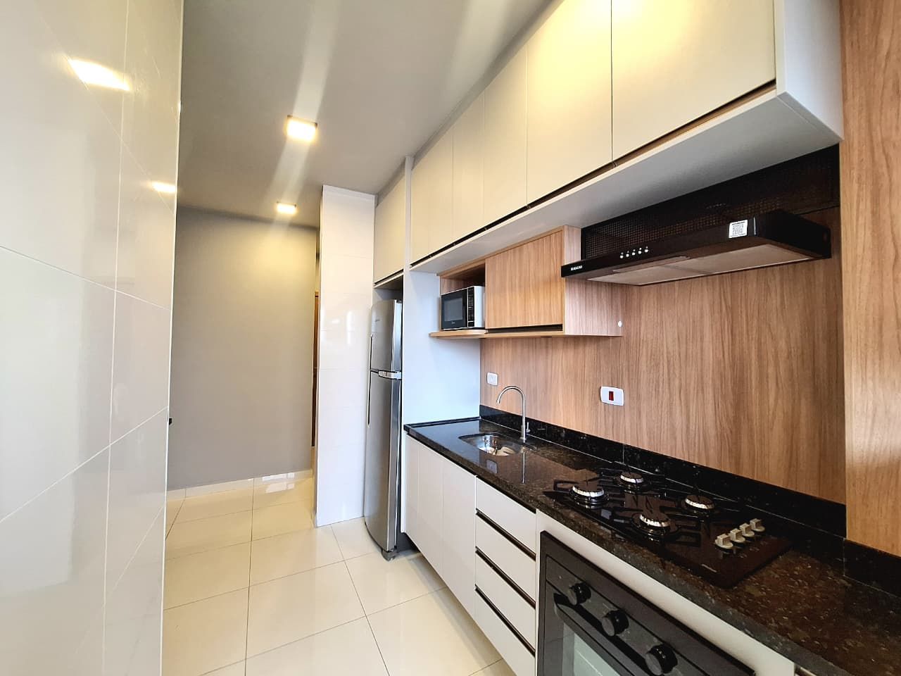 Apartamento 02 Dormitórios, Sendo 02 Suítes, 02 Vagas de Garagem, 84m2 – Bairro Aviação