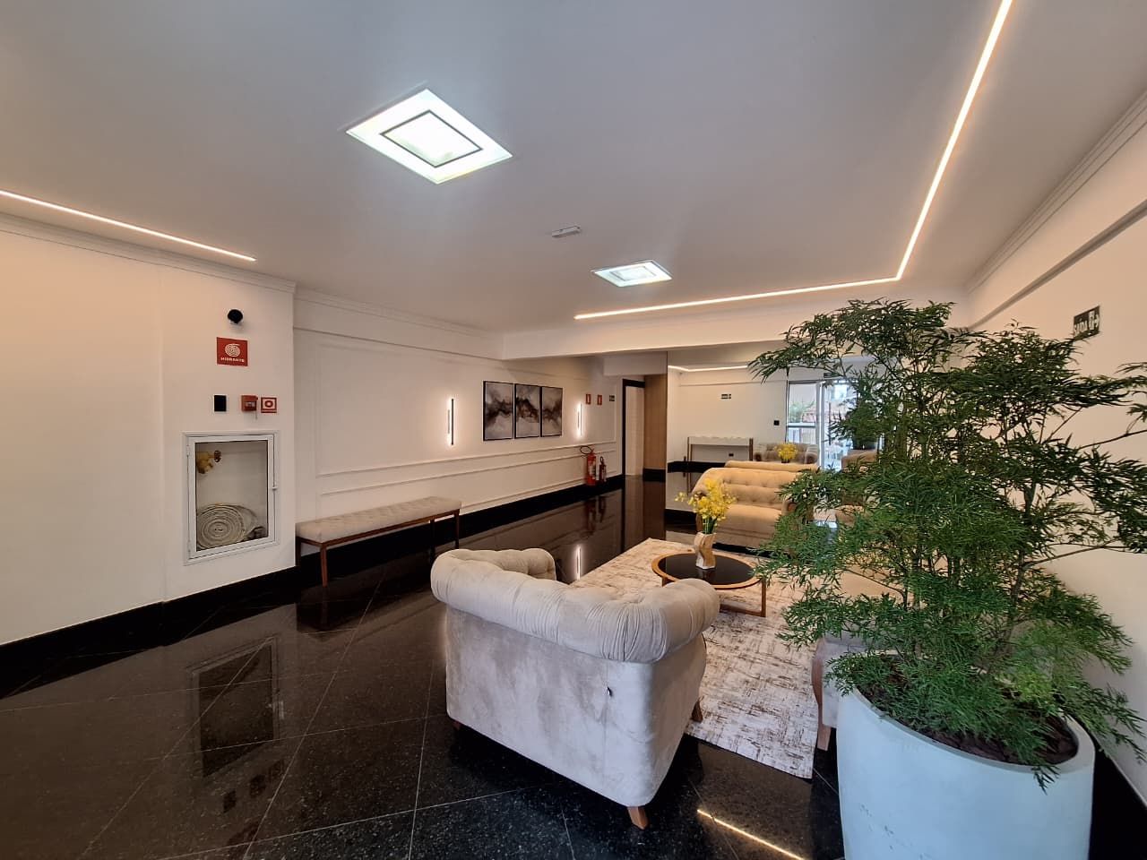 Apartamento 02 Dormitórios, Sendo 02 Suítes, 02 Vagas de Garagem, 84m2 – Bairro Aviação