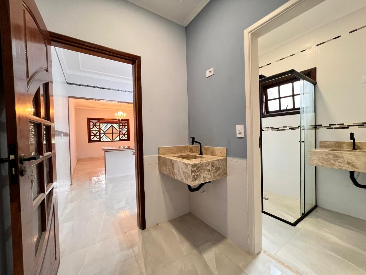 Casa 02 Dormitórios 01 Suíte 02 Vagas de Garagem, 103m2 Área Útil – Jardim Real