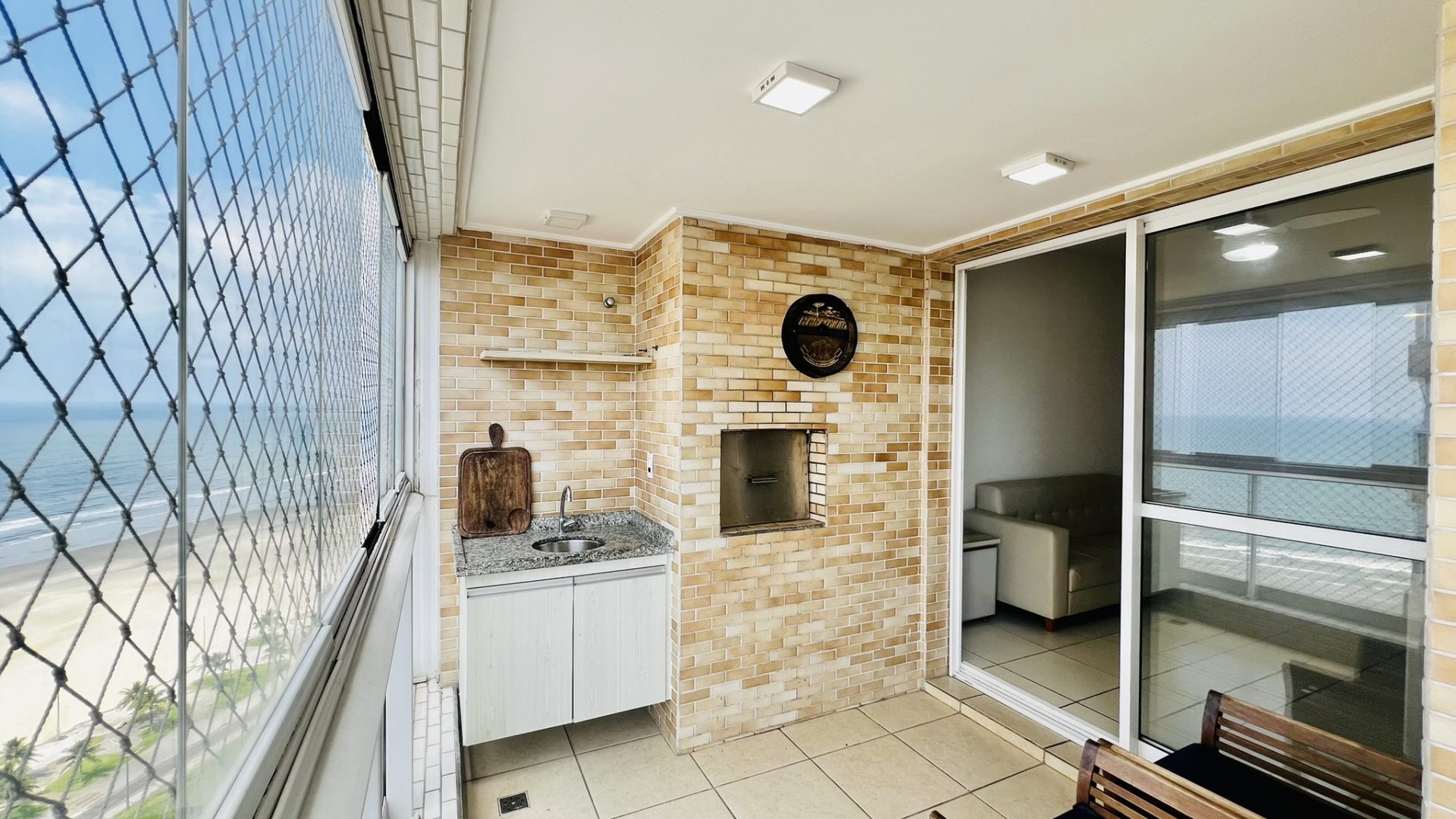 Apartamento 03 Dormitórios 01 Suíte 02 Vagas de Garagem, 91m2 – Vila Mirim