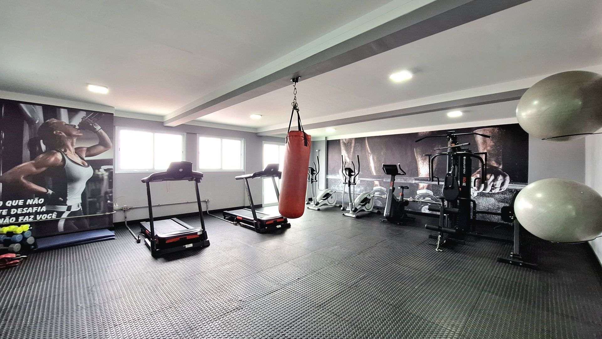 Apartamento 2 Dormitórios (1 Suíte) à Venda na Guilhermina – 2 Vagas – 350m da Praia – Praia Grande