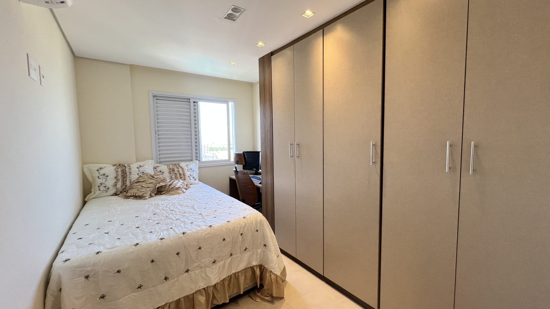 Apartamento 03 Dormitórios 02 Suítes 02 Vagas, 110m2 – Bairro Maracanã