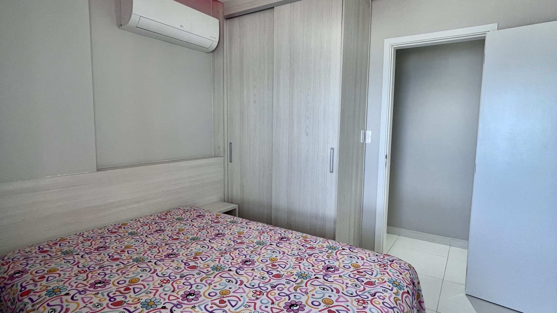 Apartamento 03 Dormitorios 03 Suites 02 Vagas, 142m2 – Bairro Aviação