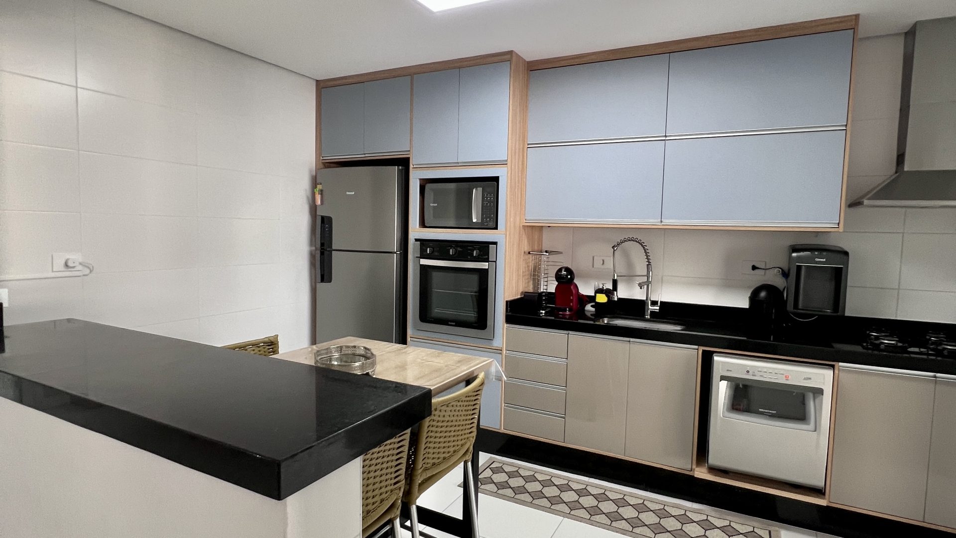 Apartamento 03 Dormitorios 03 Suites 02 Vagas, 142m2 – Bairro Aviação