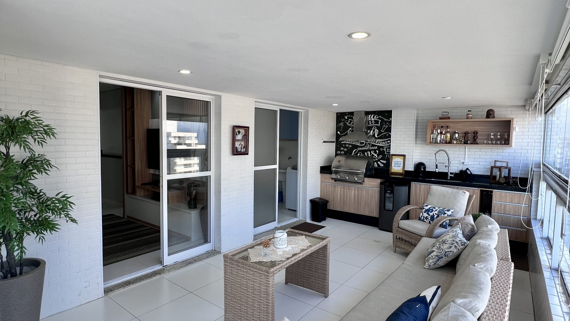 Apartamento 03 Dormitorios 03 Suites 02 Vagas, 142m2 – Bairro Aviação