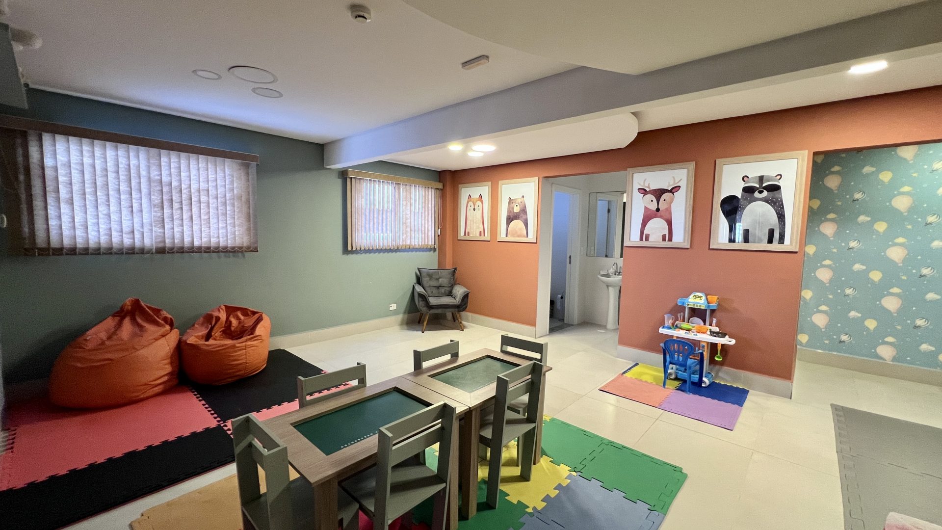 Apartamento 03 Dormitorios 03 Suites 02 Vagas, 142m2 – Bairro Aviação