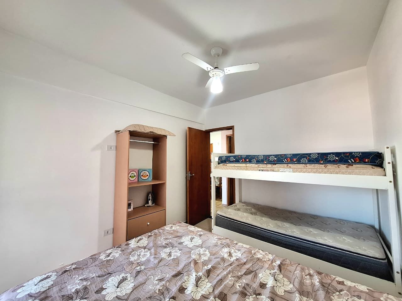 Apartamento 2 Dormitórios (1 Suíte) à Venda na Guilhermina – 2 Vagas – 350m da Praia – Praia Grande