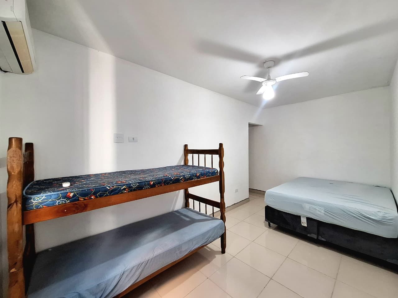 Apartamento 2 Dormitórios (1 Suíte) à Venda na Guilhermina – 2 Vagas – 350m da Praia – Praia Grande