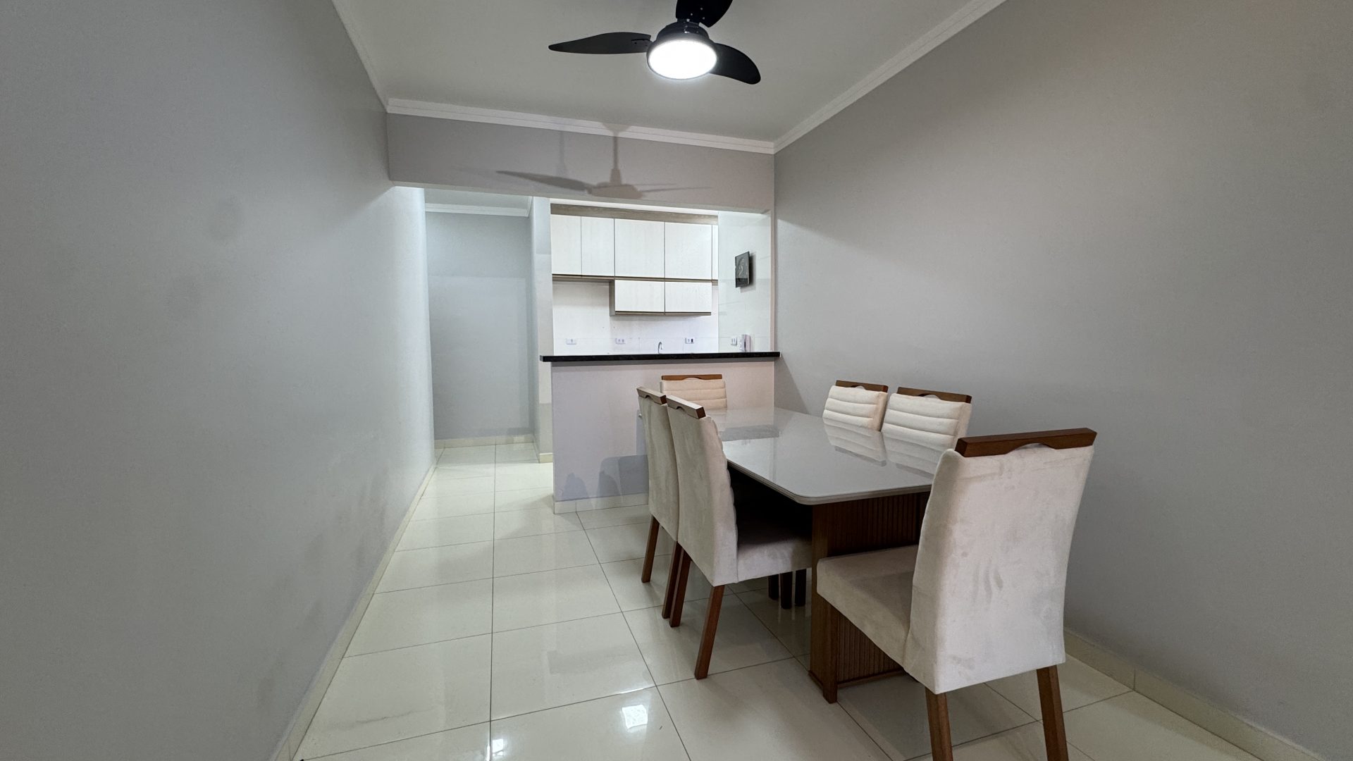 APARTAMENTO A 200M DA PRAIA COM 2 SUÍTES, 2 VAGAS E LAZER COMPLETO – ACEITA PERMUTA E VEÍCULO