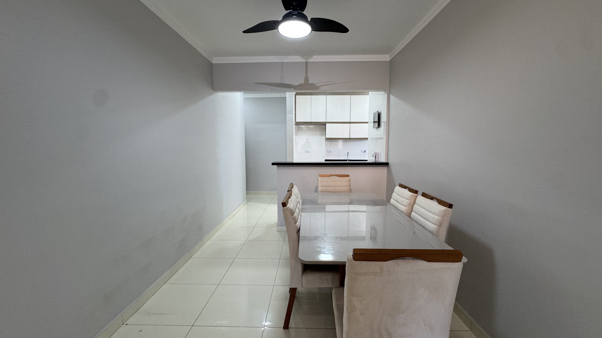 APARTAMENTO A 200M DA PRAIA COM 2 SUÍTES, 2 VAGAS E LAZER COMPLETO – ACEITA PERMUTA E VEÍCULO