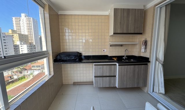 APARTAMENTO A 200M DA PRAIA COM 2 SUÍTES, 2 VAGAS E LAZER COMPLETO – ACEITA PERMUTA E VEÍCULO