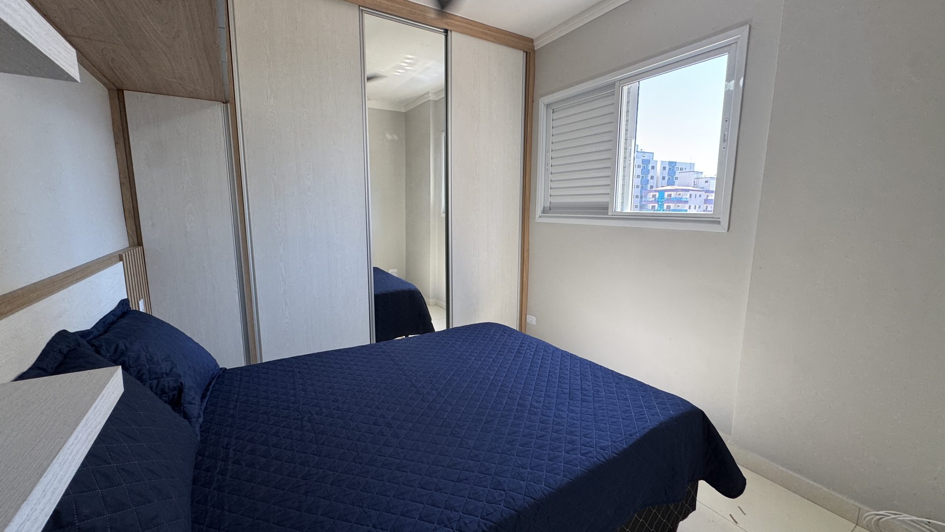 APARTAMENTO A 200M DA PRAIA COM 2 SUÍTES, 2 VAGAS E LAZER COMPLETO – ACEITA PERMUTA E VEÍCULO