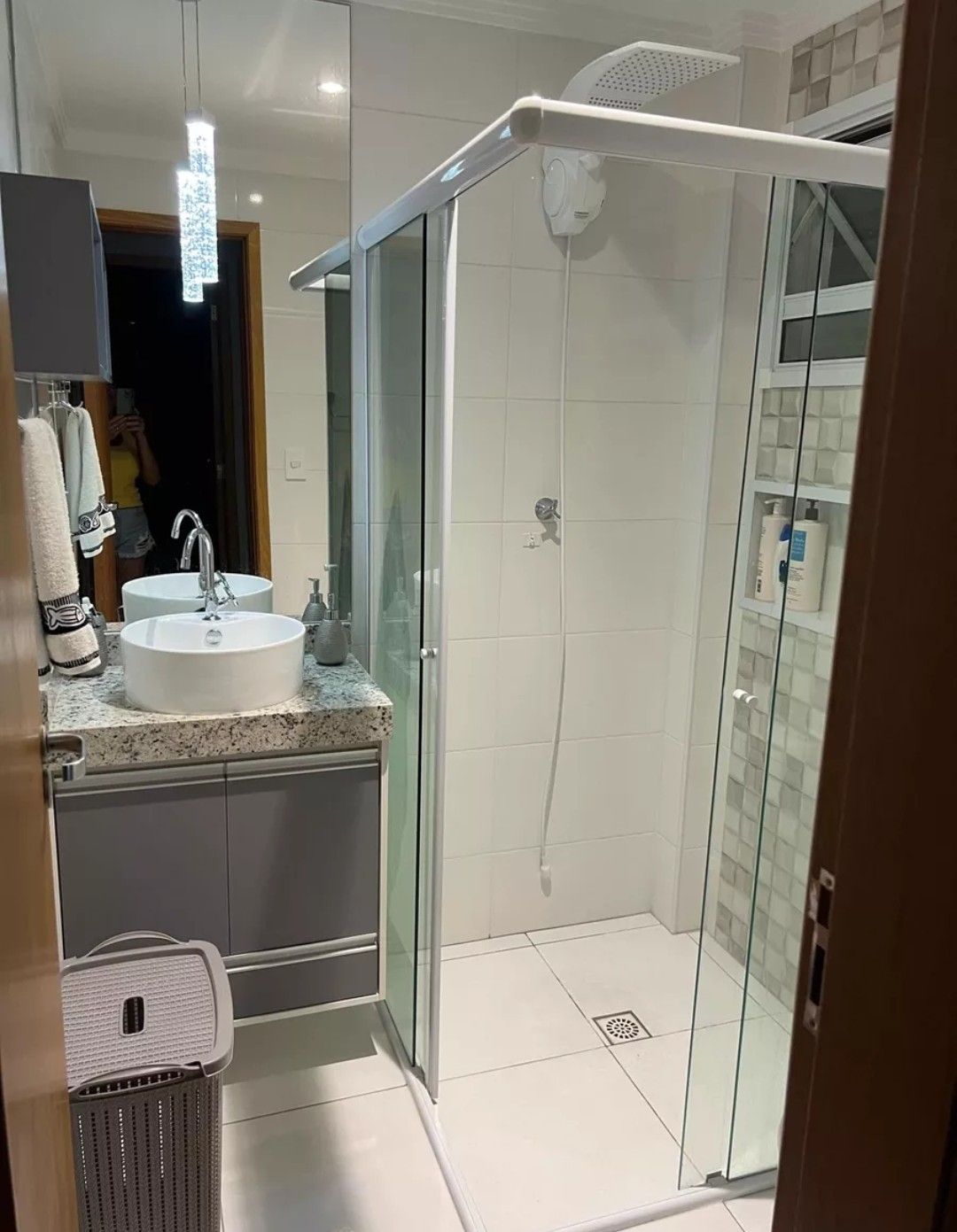 Apartamento Mobiliado com Vista Mar na Guilhermina em Praia Grande – 2 Dormitórios (1 Suíte), Lazer Completo e Portaria 24h | 74m² | Financiamento Bancário