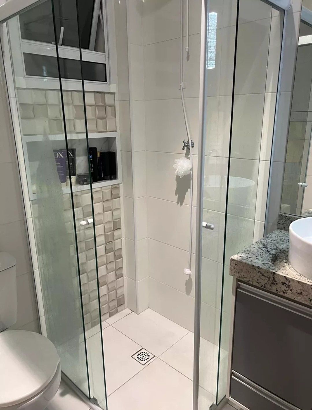 Apartamento Mobiliado com Vista Mar na Guilhermina em Praia Grande – 2 Dormitórios (1 Suíte), Lazer Completo e Portaria 24h | 74m² | Financiamento Bancário