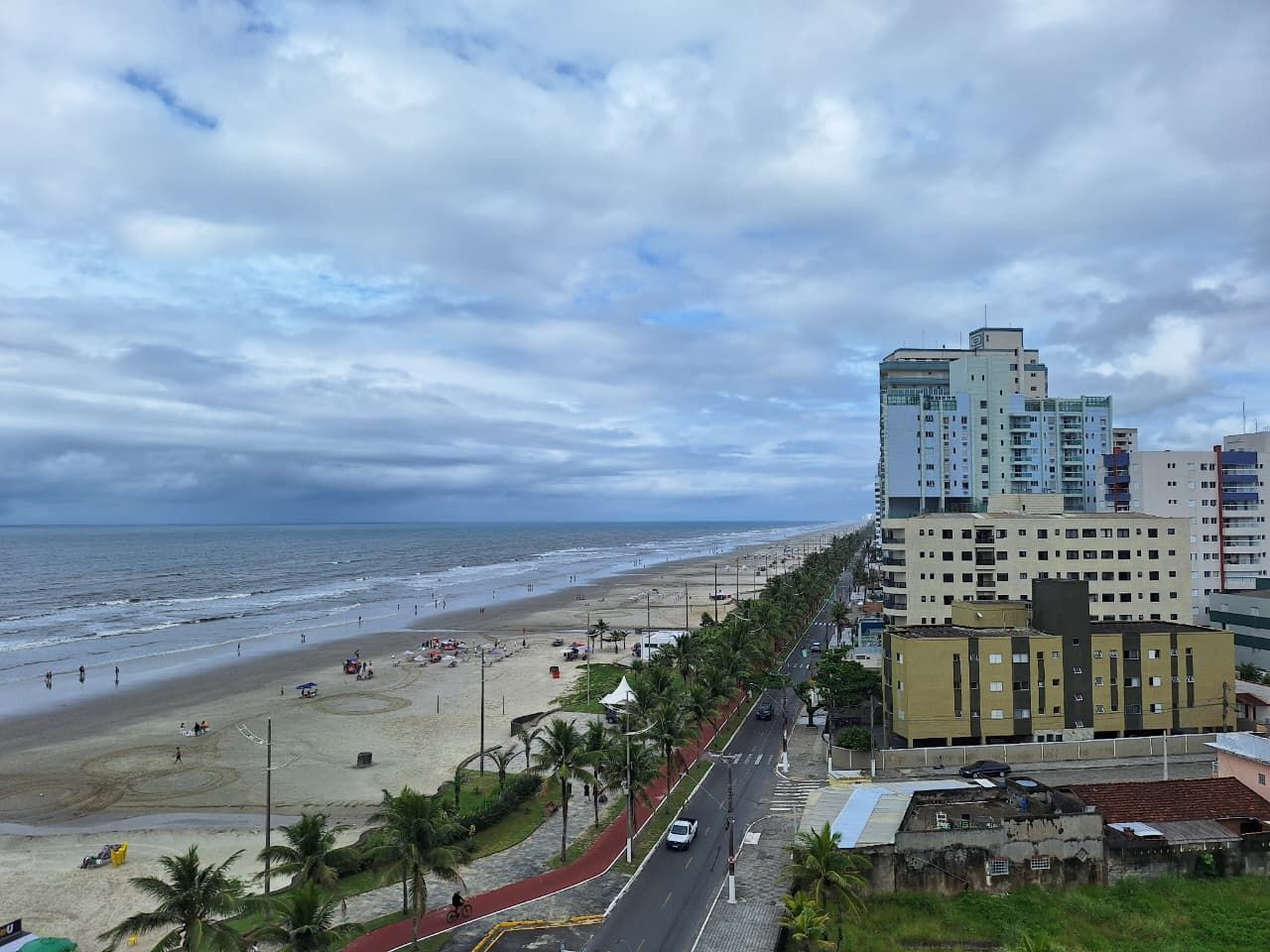 Kitnet Mobiliado Frente Mar na Vila Caiçara – Vista para o Mar, Vaga de Garagem e Financiamento por Apenas R$ 239 Mil!